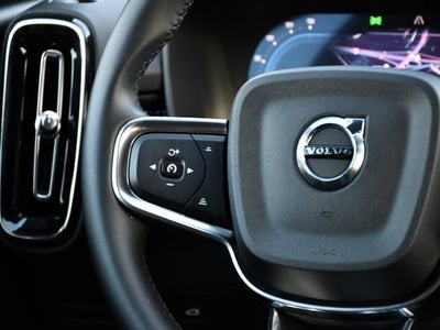 2025 Volvo XC40 B5 Plus Dark Theme