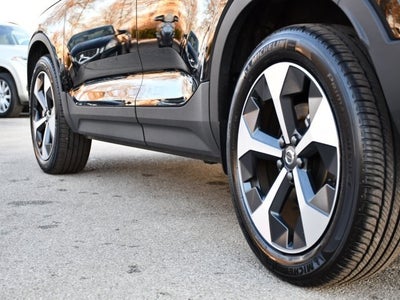 2025 Volvo XC40 B5 Plus Dark Theme