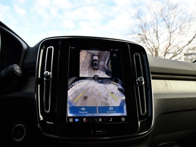 2025 Volvo XC40 B5 Plus Bright Theme