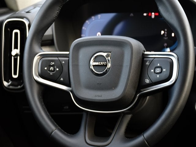 2025 Volvo XC40 B5 Plus Bright Theme