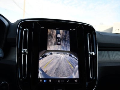 2025 Volvo XC40 B5 Plus Bright Theme