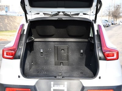 2025 Volvo XC40 B5 Plus Bright Theme