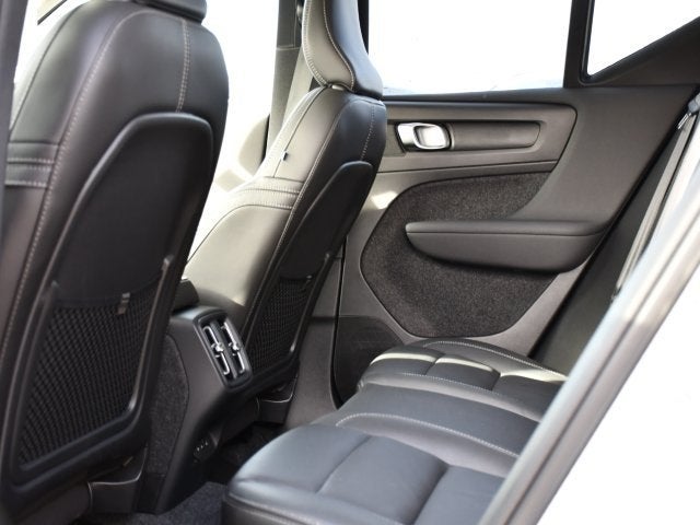 2025 Volvo XC40 B5 Plus Bright Theme