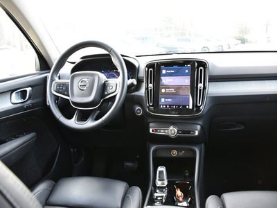 2025 Volvo XC40 B5 Plus Bright Theme