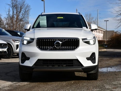 2025 Volvo XC40 B5 Plus Bright Theme