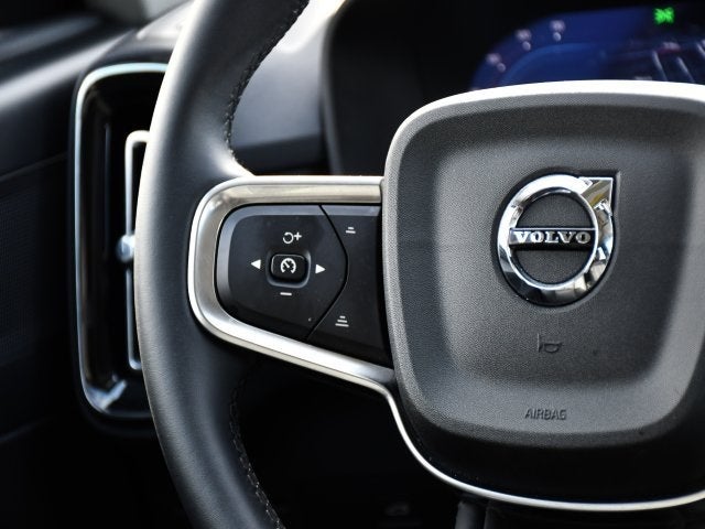 2025 Volvo XC40 B5 Plus Bright Theme