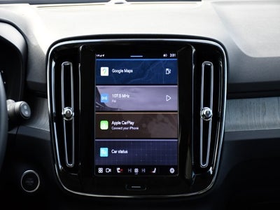 2025 Volvo XC40 B5 Plus Bright Theme