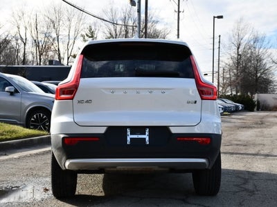 2025 Volvo XC40 B5 Plus Bright Theme