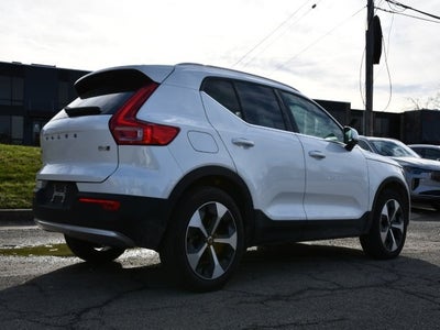 2025 Volvo XC40 B5 Plus Bright Theme