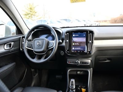 2025 Volvo XC40 B5 Plus Bright Theme