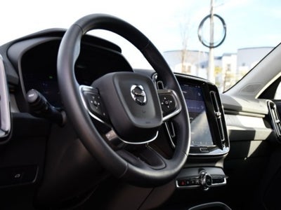 2025 Volvo XC40 B5 Plus Bright Theme