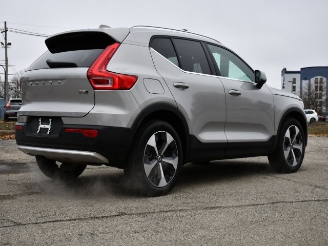 2025 Volvo XC40 B5 Plus Bright Theme