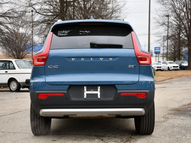 2025 Volvo XC40 B5 Core