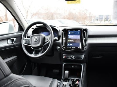 2025 Volvo XC40 B5 Core