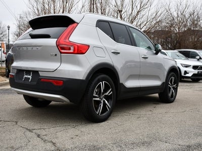 2025 Volvo XC40 B5 Core