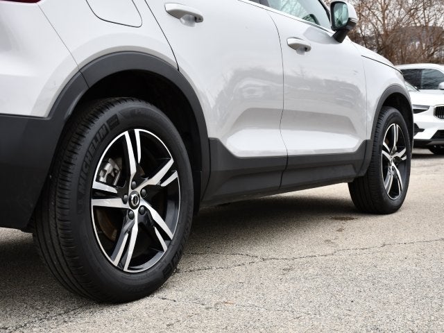 2025 Volvo XC40 B5 Core