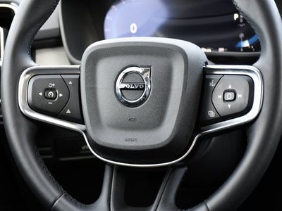 2025 Volvo XC40 B5 Core