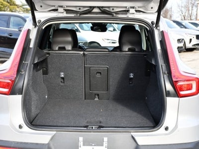 2025 Volvo XC40 B5 Core