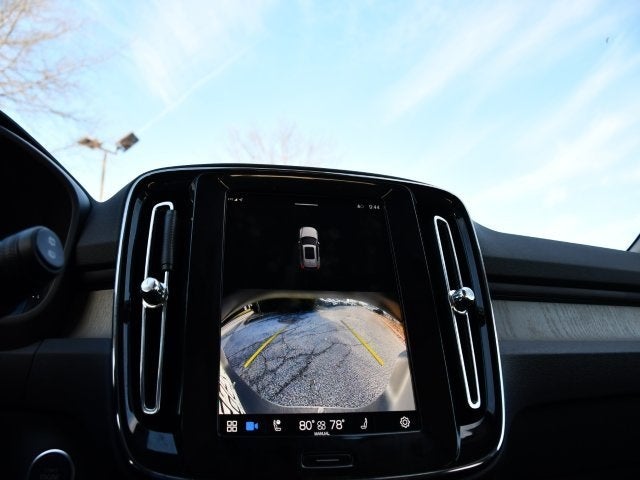 2025 Volvo XC40 B5 Core