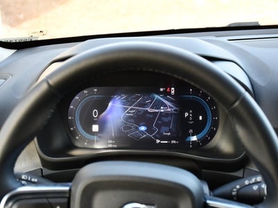 2025 Volvo XC40 B5 Core