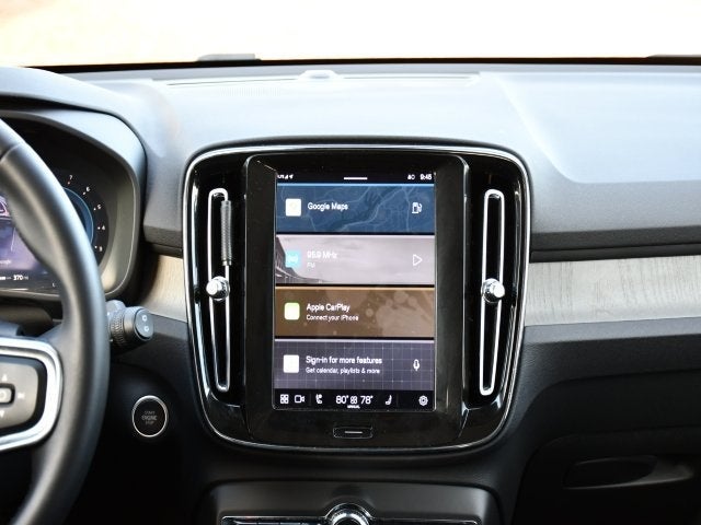 2025 Volvo XC40 B5 Core