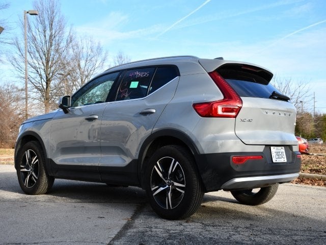 2025 Volvo XC40 B5 Core