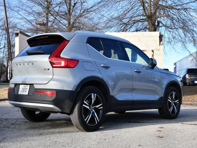 2025 Volvo XC40 B5 Core