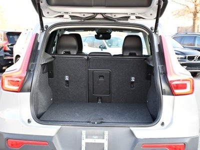 2025 Volvo XC40 B5 Core