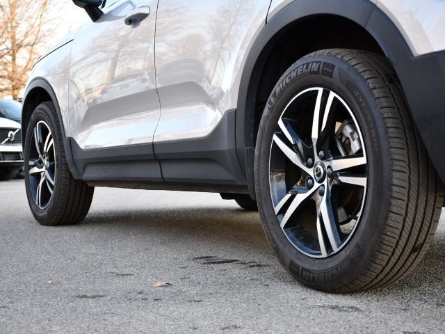 2025 Volvo XC40 B5 Core