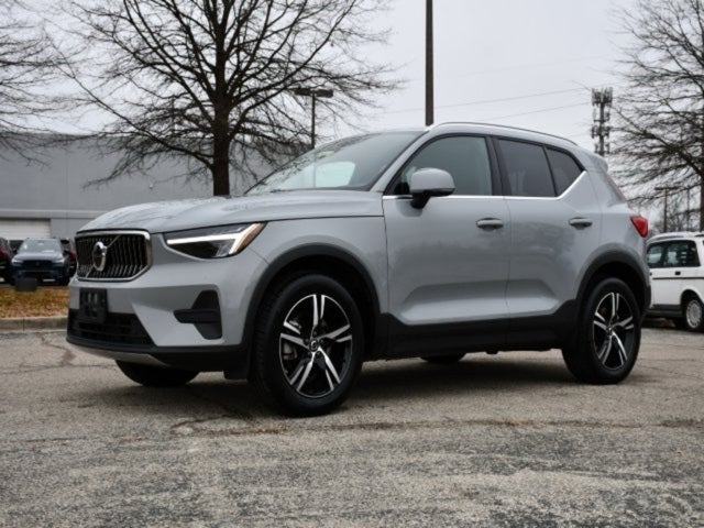 2025 Volvo XC40 B5 Core