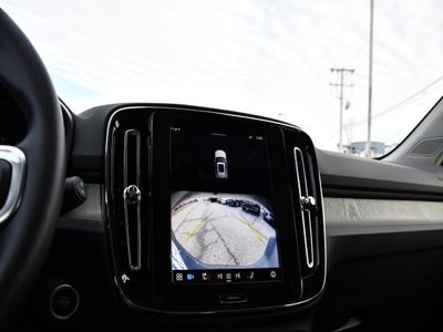 2025 Volvo XC40 B5 Core