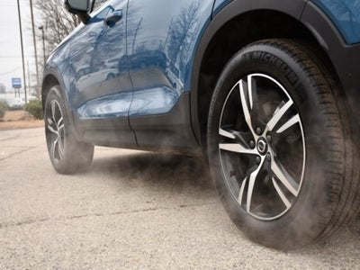 2025 Volvo XC40 B5 Core