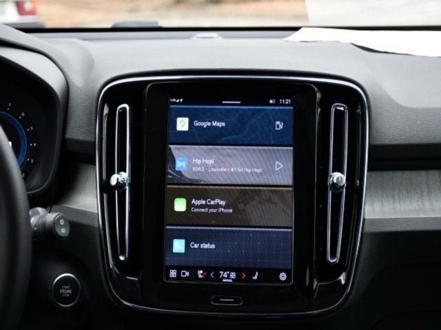 2025 Volvo XC40 B5 Core