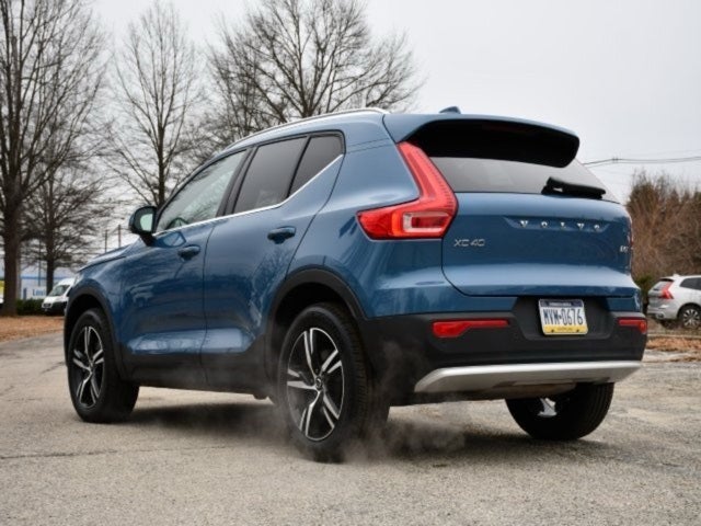 2025 Volvo XC40 B5 Core