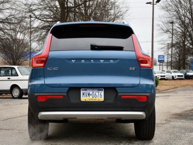 2025 Volvo XC40 B5 Core