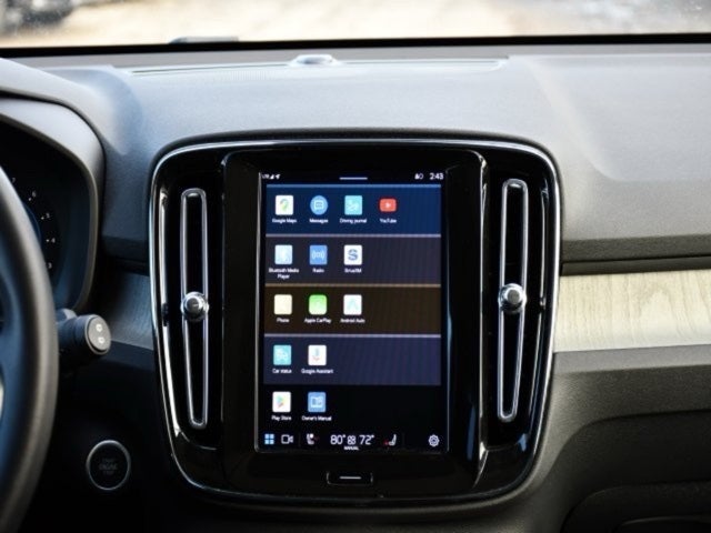 2025 Volvo XC40 B5 Core