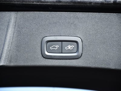 2025 Volvo XC40 B5 Core