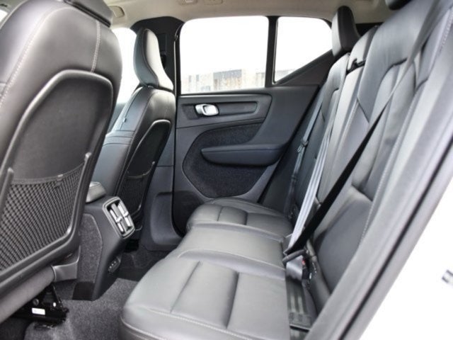 2025 Volvo XC40 B5 Core