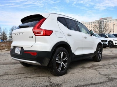 2025 Volvo XC40 B5 Core