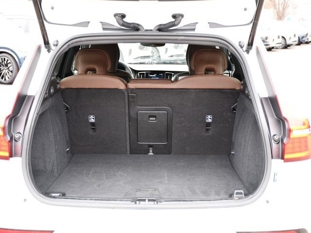 2025 Volvo V60 Cross Country B5 Plus