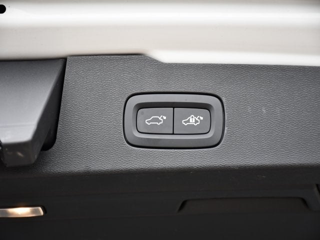 2025 Volvo V60 Cross Country B5 Plus