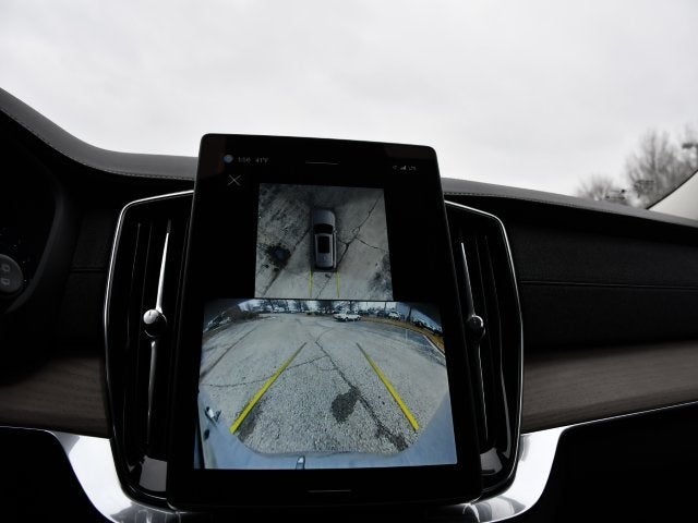 2025 Volvo XC90 B5 Plus 2025.5