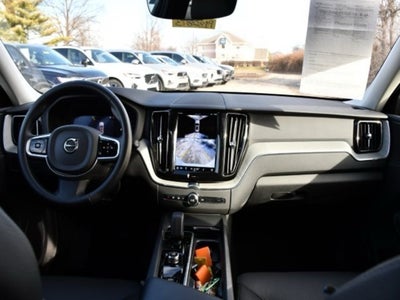 2025 Volvo XC60 B5 Plus
