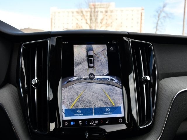 2025 Volvo XC60 B5 Plus