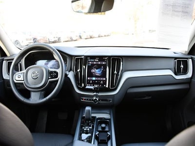 2025 Volvo XC60 B5 Plus