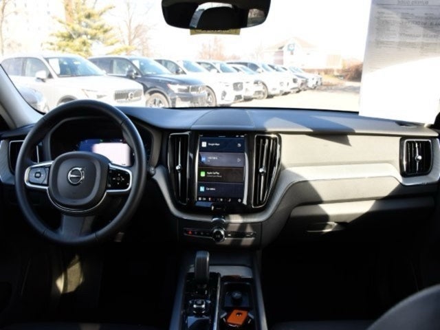 2025 Volvo XC60 B5 Plus