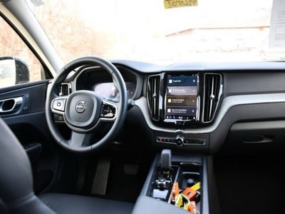 2025 Volvo XC60 B5 Plus