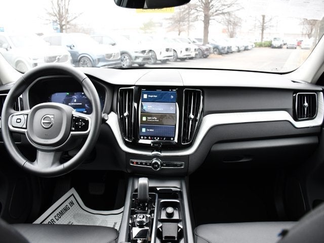 2025 Volvo XC60 B5 Plus