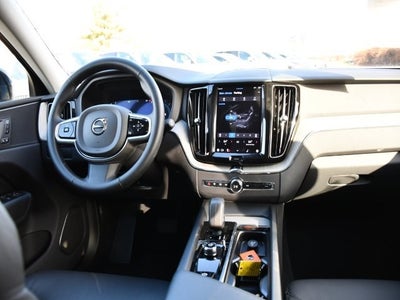 2025 Volvo XC60 B5 Plus